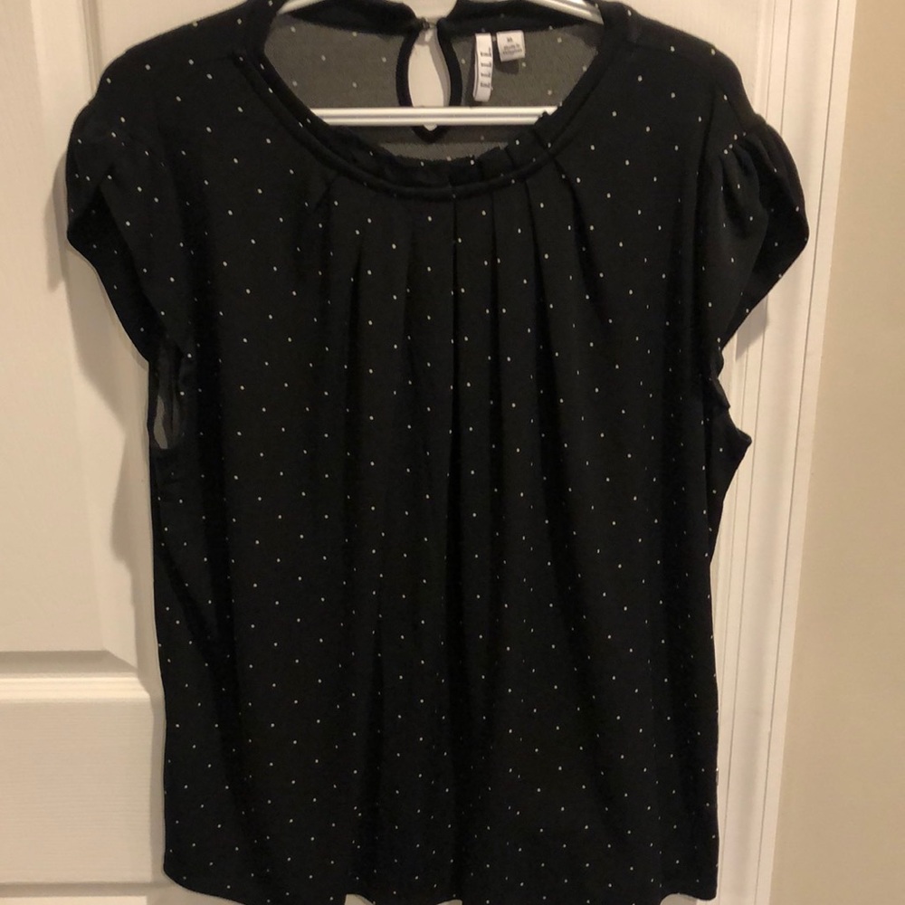 ELLE - black and white dot wear to work top